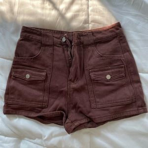 Brown shorts with pockets